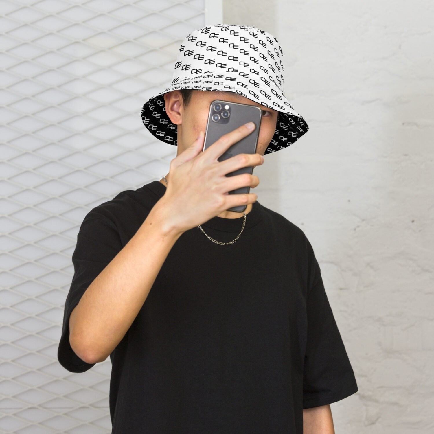 Minimal Reversible Bucket Hat